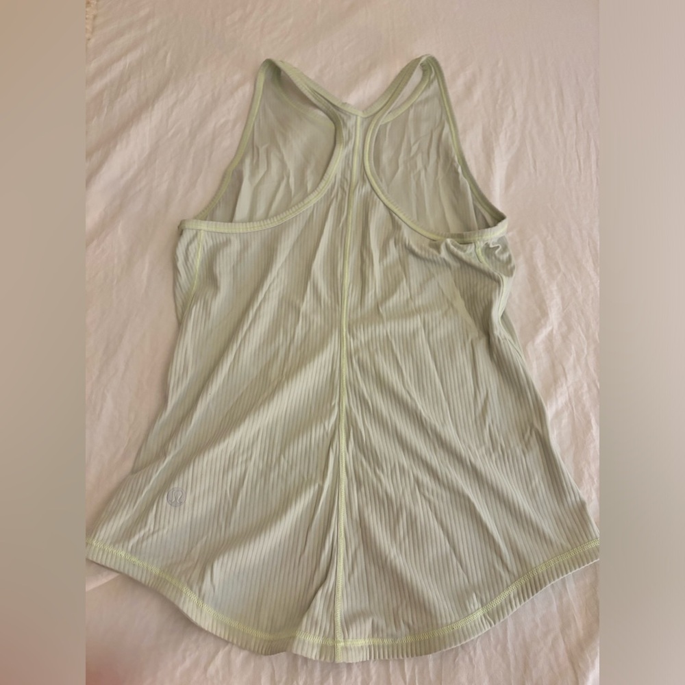 Lululemon tank size 4